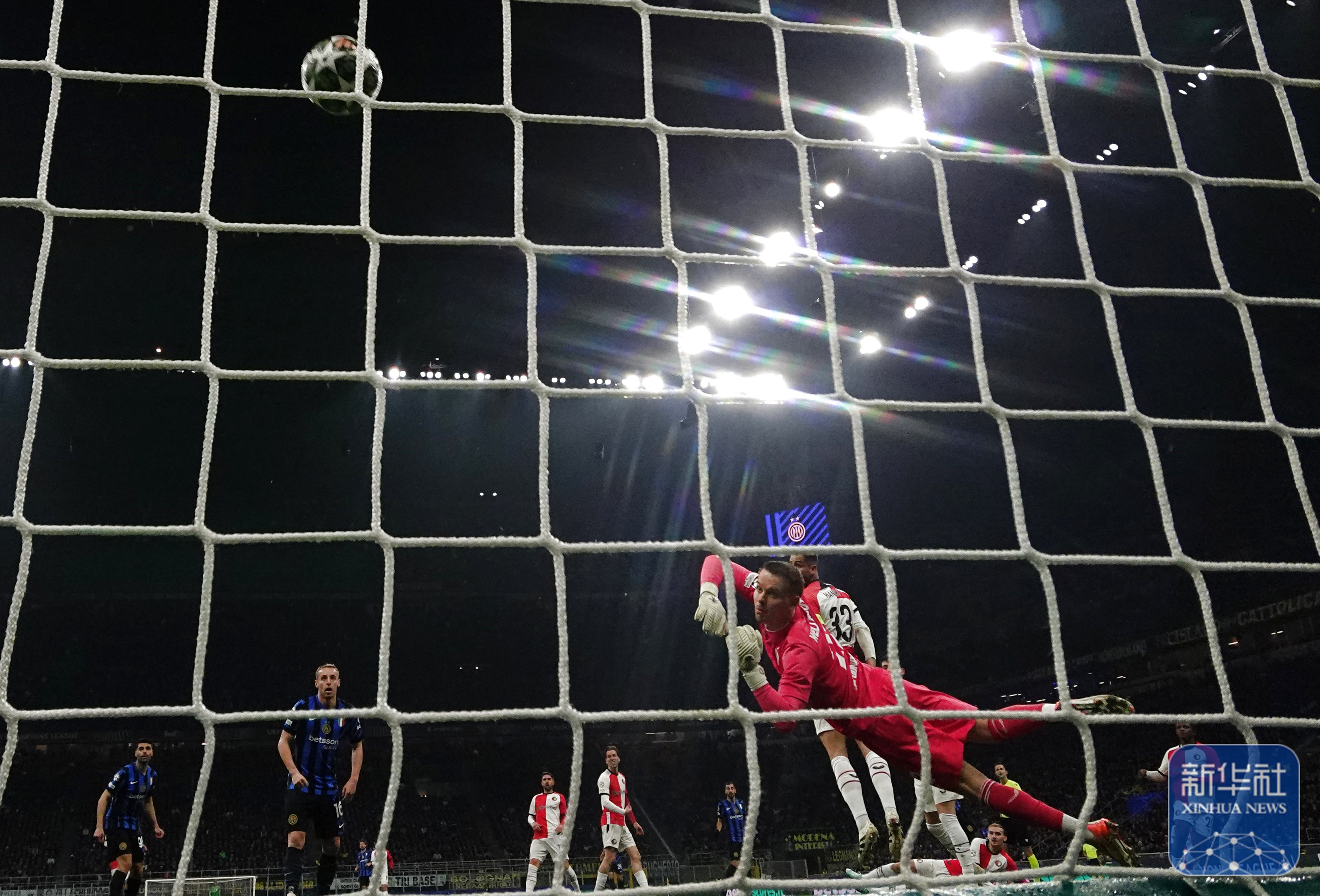 球场“震撼瞬间”：欧冠最令人心跳加速的进球的简单介绍