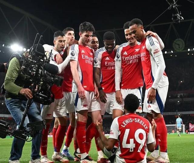 kaiyun体育app-英超：曼城在补时绝杀曼联，榜首位置再度动摇的简单介绍