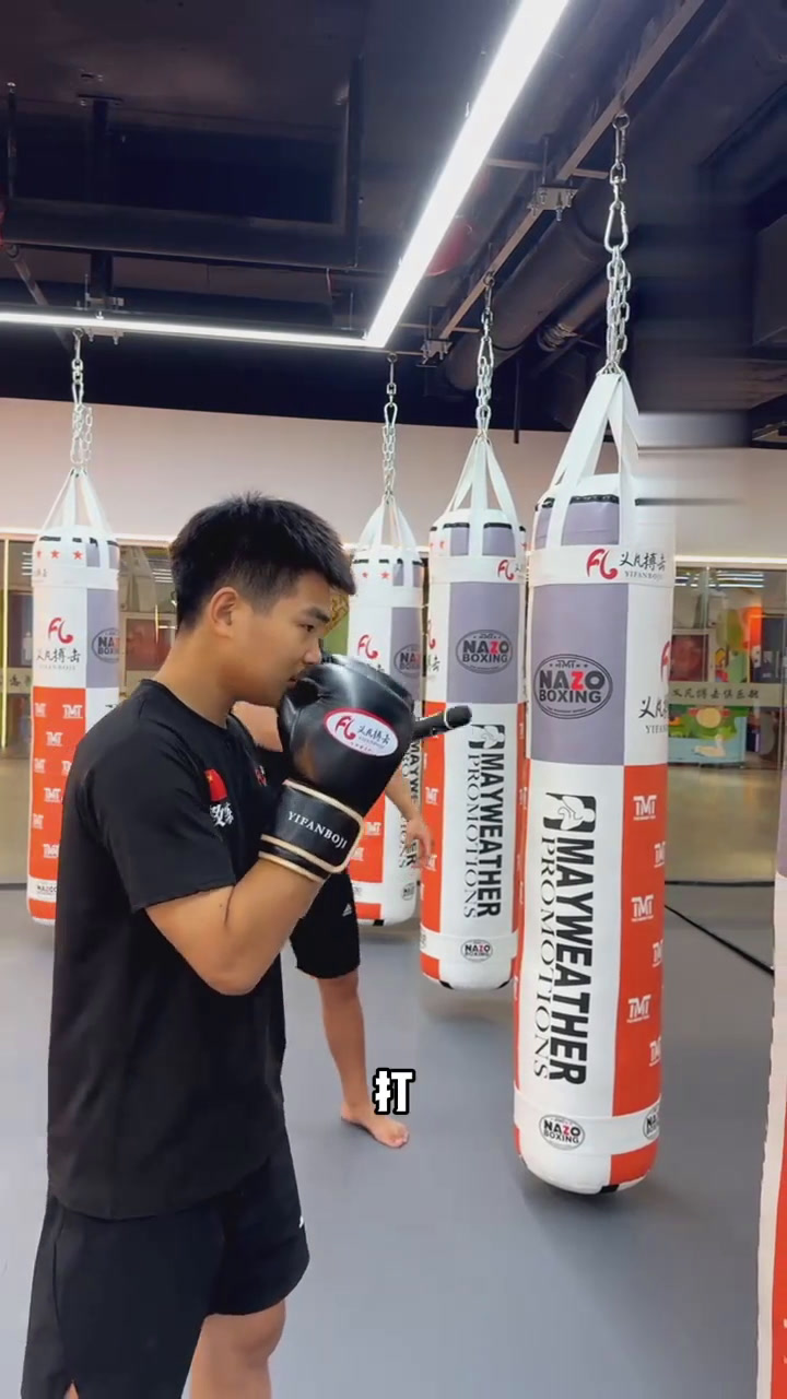 关于顶尖教练揭秘：带队夺冠的战术秘密的信息