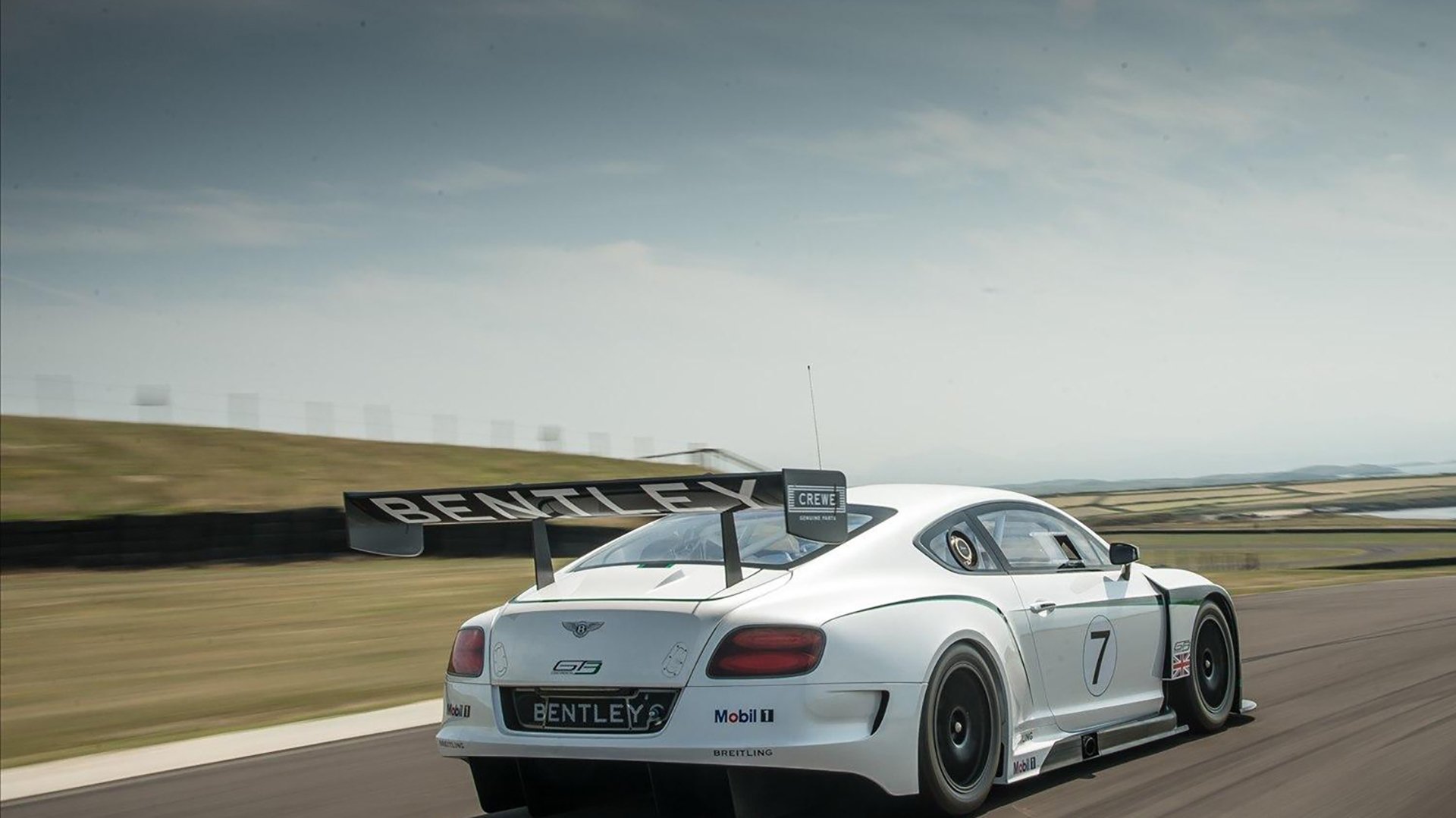 开云官方-上海海港锋线搭档表现亮眼，上海海港阵型