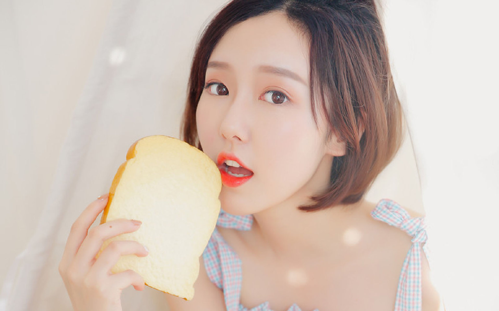 国足中场配合默契,创造力持续提升,中国足球配合