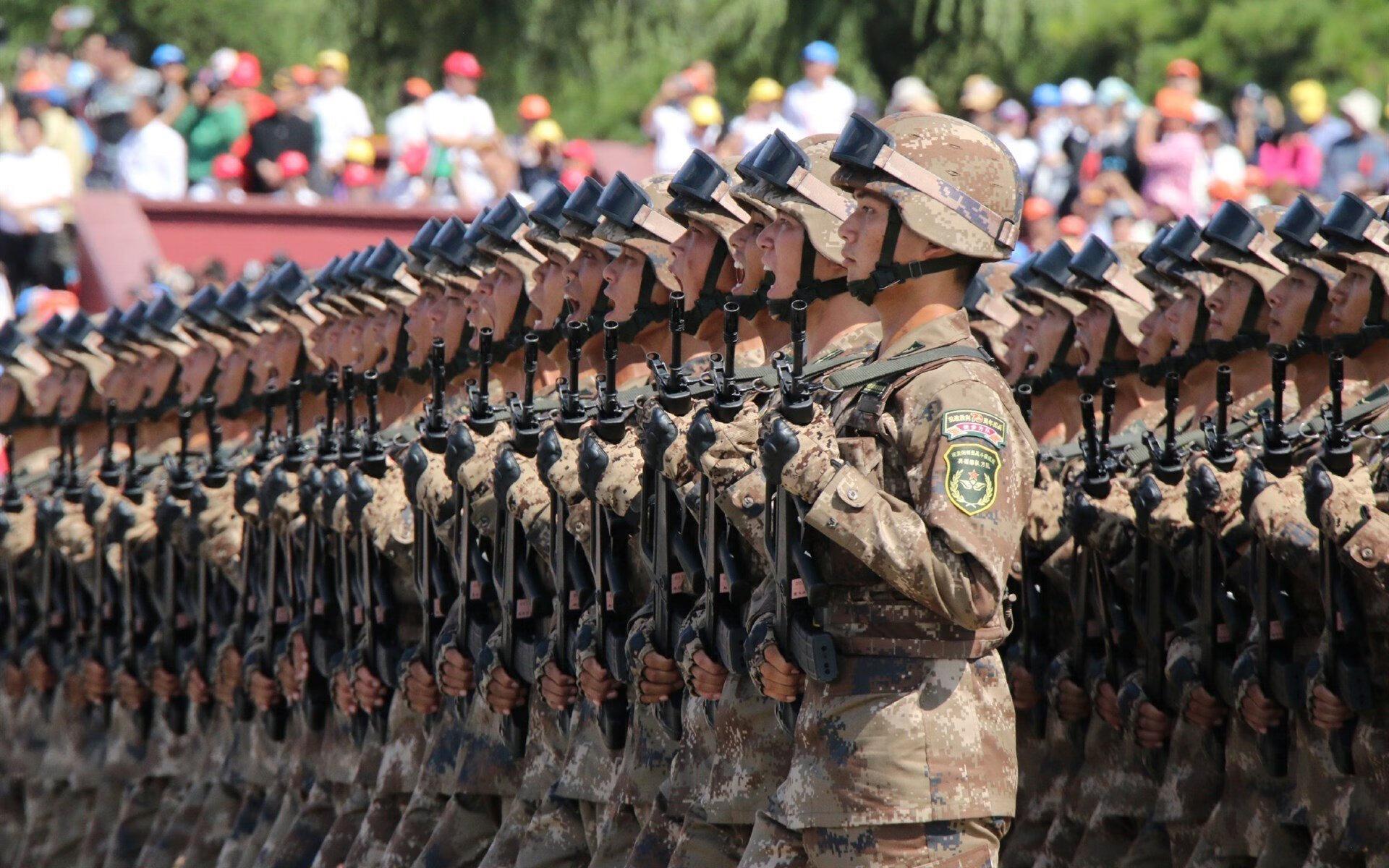 比赛临近主教练保持低调强调细节决定成败不容松懈,教练提前进入比赛台