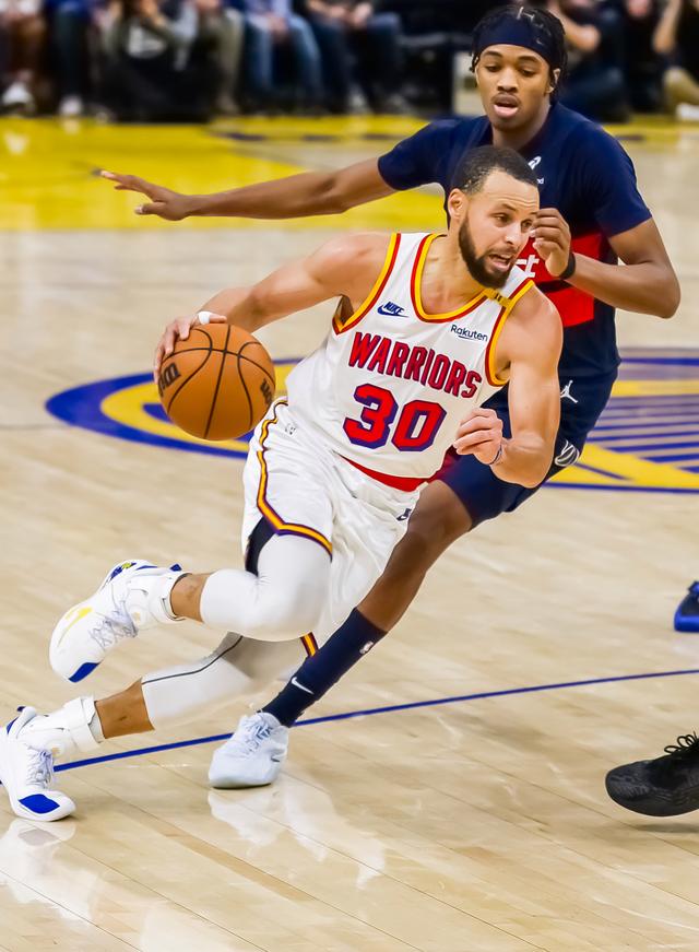 开云体育：勇士队训练营：沙里奇展现投射能力，有望进入轮换的简单介绍